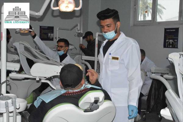 العمل المستمر والمتواصل من قبل الطلبة في عيادات كلية طب الاسنان 